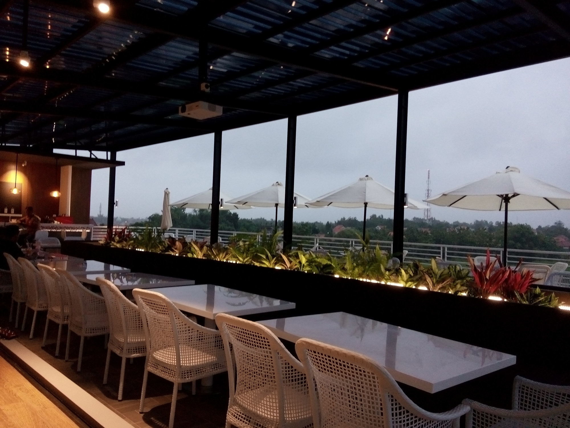 Front One Hotel Pamekasan Madura Zewnętrze zdjęcie
